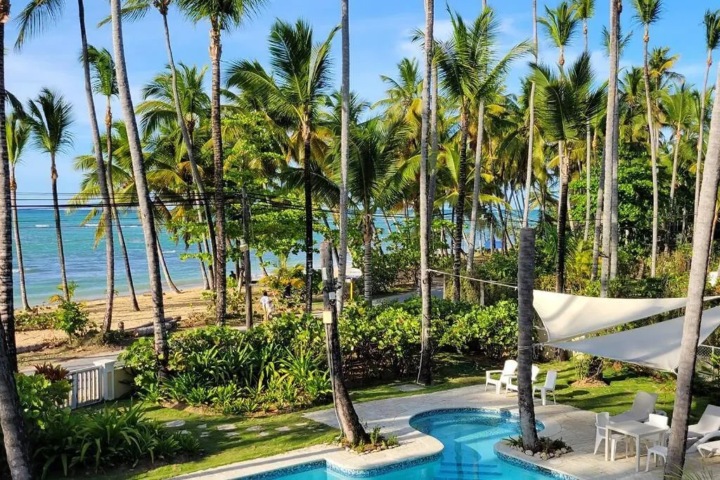 Playa Las Ballenas Oceanfront location